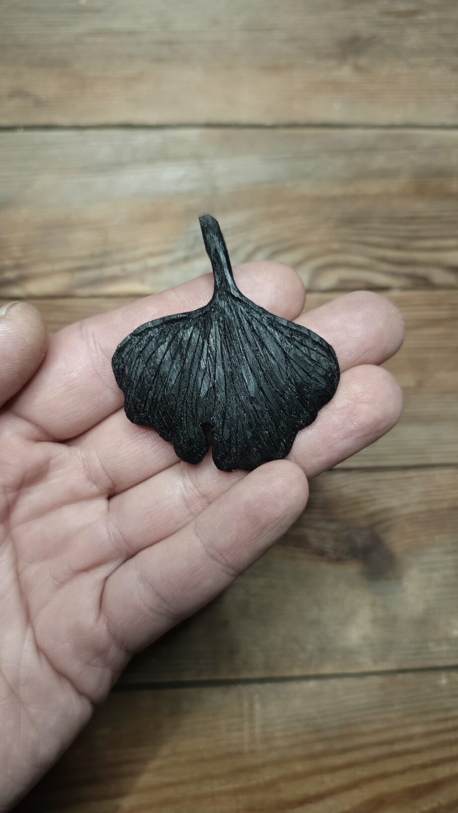 Zawieszka w kształcie Miłorzębu Japońskiego